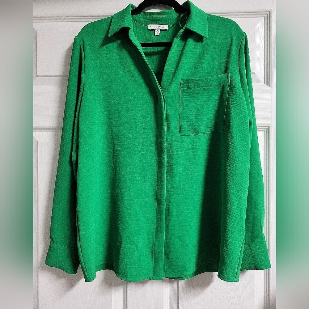 Maison D'Amelie Paris - NWOT- Kelly Green Button-Up Shirt Size L